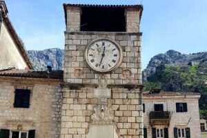 Best of Montenegro and Kotor private tour - Getting from Dubrovnik to Montenegro in a/c: comfort beats waiting