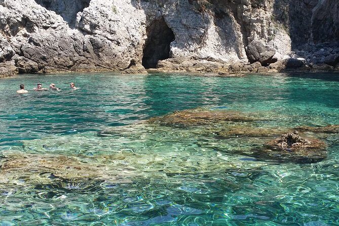 BLUE CAVE private speedboat tour with drinks - Drinks Aboard: What’s Included and What’s 18+ Only