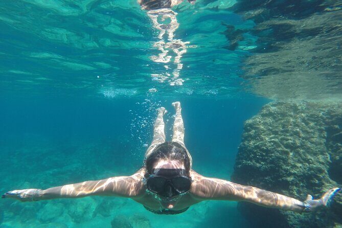 Blue & Green cave,Šunj beach - with drinks small group speedboat - Snorkeling gear and sea access: what you’ll actually use