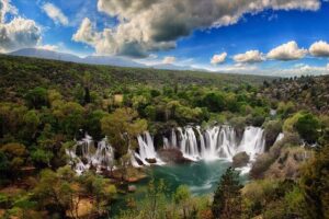 Bosnia Day Trip: Mostar and Kravice Waterfalls by Luxury Minibus - The Long Drive: Comfort, Breaks, and Border Timing