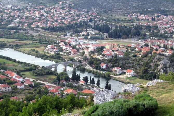 Bosnia Food and Wine Experience Tour - From Dubrovnik - Crossing from Dubrovnik to Bosnia for a wine day that feels personal