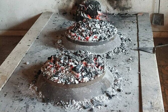 Croatian Traditional Cuisine: Peka Cooking Lesson - Peka in Mokošica: How the domed oven cooks flavor