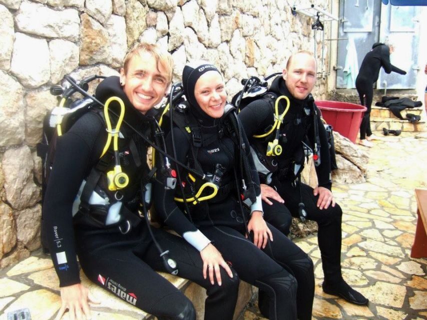 Dubrovnik 2-Hour Uncertified Divers Introductory Dive - Getting started at the Dubrovnik Palace meeting point