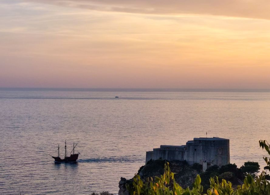 Dubrovnik: 2h Old Town Private Guided Tour - Meet at Ploče Gate: the fastest way to start seeing Dubrovnik clearly