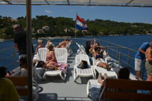 Dubrovnik: 3 Islands Boat Tour with Lunch & drinks(FR, ES, EN) - Getting There: Green Market Meeting Point and Pickup Timing