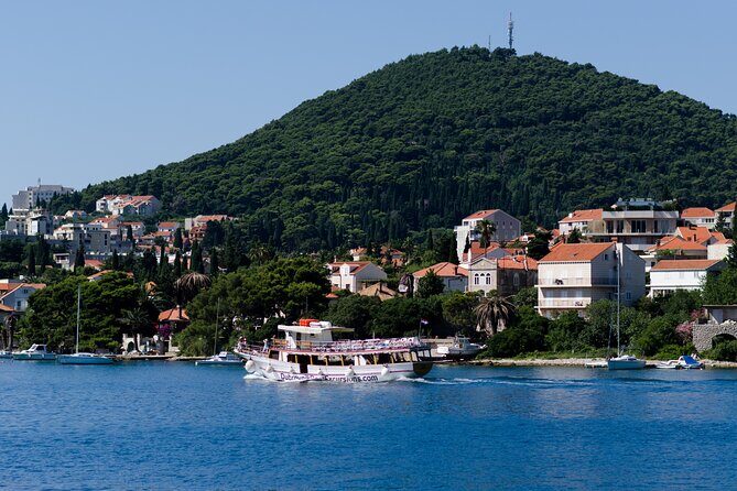 Dubrovnik: 3 Islands Boat Tour with Lunch & drinks(FR, ES, EN) - What Could Go Wrong: Crowds, Timing, and Comfort