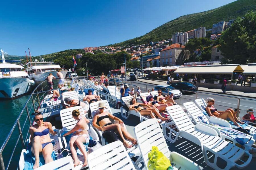 Dubrovnik: 3 Islands Boat Trip with Drinks (FR, ES, IT, EN) - The boat ride itself: sunbeds, speakers, and Wi‑Fi