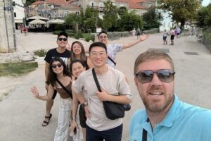 Dubrovnik Airport to Split Private transfer 1-8 pax (Door to Door any location) - Meeting the driver fast: signboards, WhatsApp, and mobile tickets