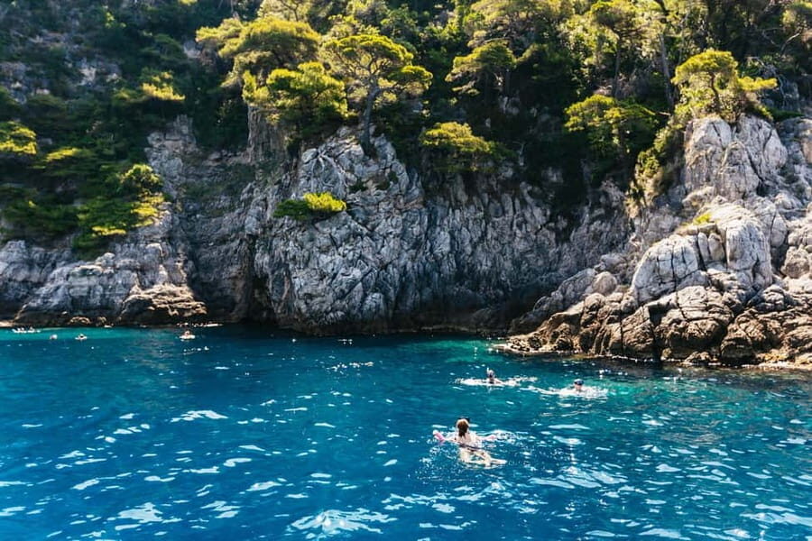 Dubrovnik: Blue Cave and Elafit Small Group Boat Exploration - Blue Cave: the famous light show, and the real-world crowd mix