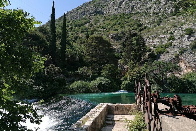 Dubrovnik City Tour with History, Photos & Round Trip Ride - Should You Book This Dubrovnik City Tour?