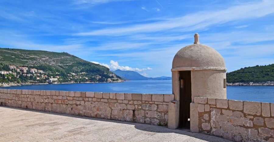 Dubrovnik: City Walls Early Morning or Sunset Walking Tour - Walls of Dubrovnik (about 1 hour on the fortifications): rooftops, cannons, and the 2-kilometer loop