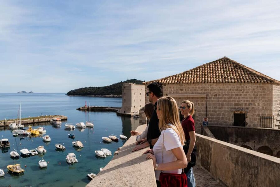 Dubrovnik: City Walls Guided Tour-Small Group Experience - Finding the Meeting Point: Velika Onofrijeva Fontana Inside the Walls