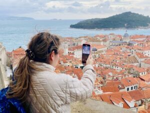 Dubrovnik: City Walls Tour for Early Birds & Sunset Chaser - Meeting at Pile and spotting your guide with the purple balloon