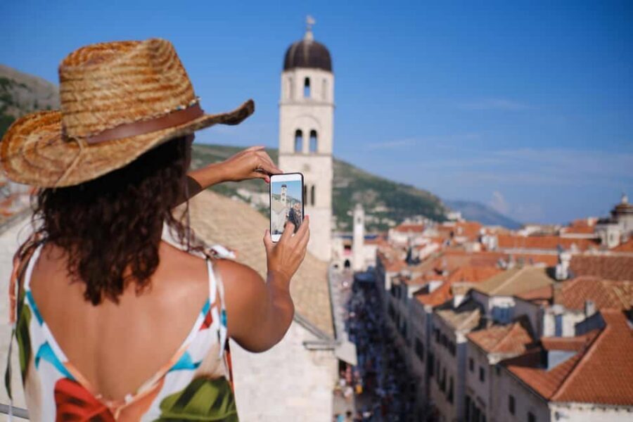 Dubrovnik: City Walls Tour for Early Birds & Sunset Chaser - Views and photo planning: terracotta rooftops and the Adriatic