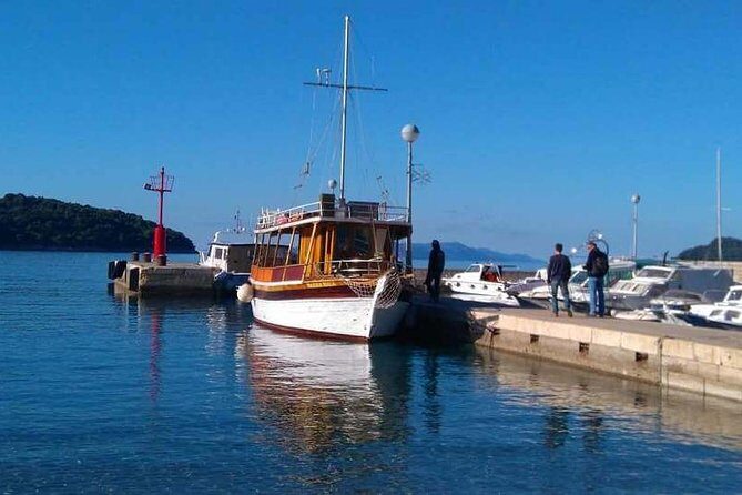 Dubrovnik Elafiti Islands Cruise with Lunch, Drinks and Pickup - Šipan and Suđurađ: slower sightseeing and a different kind of island feel