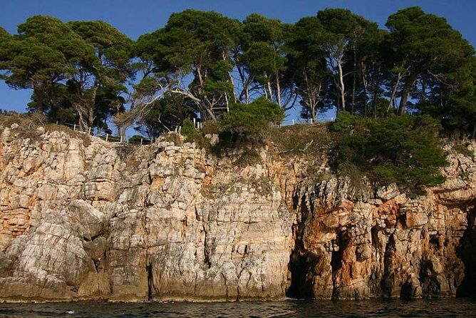 Dubrovnik Elafiti Islands Cruise with Lunch, Drinks and Pickup - Onboard lunch and unlimited drinks: why this is more than a perk