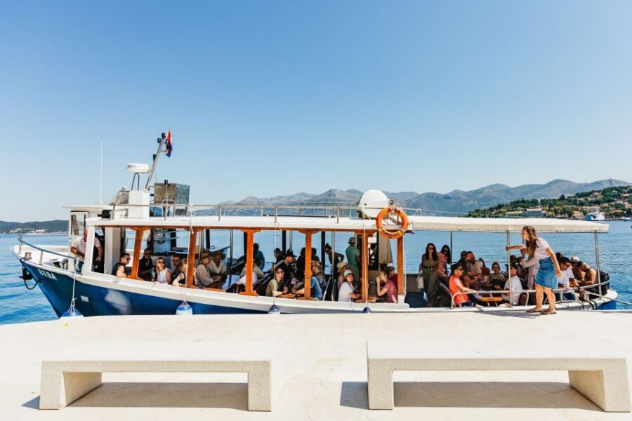 Dubrovnik: Elaphite Island Cruise w/ Drinks & Optional Lunch - Onboard Comfort: Air-Conditioned Saloon and Clean Toilets