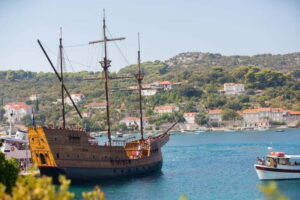 Dubrovnik: Elaphite Island Hopping Cruise on Karaka Ship - Dubrovnik Pickup and Seasonal Departure Times: Don’t Miss the Clock