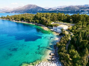 Dubrovnik: Elaphite Islands Cruise with Lunch and Drinks - Getting to the Emili: boarding that feels simple