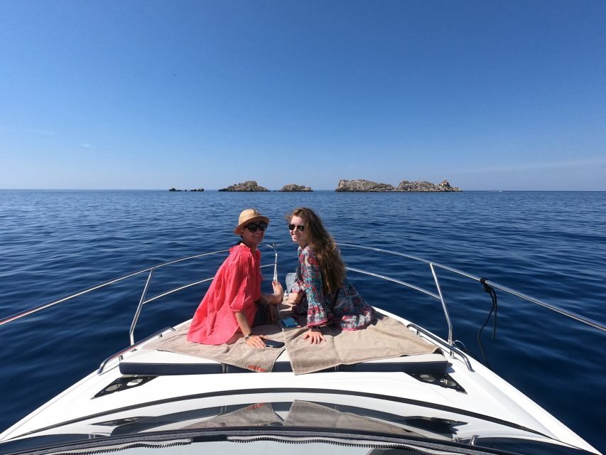 Dubrovnik: Elaphite Islands Private Speedboat Full-Day Tour - Koločep and the Blue Cave photo moment