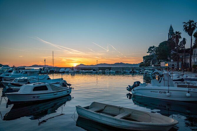 Dubrovnik: Elaphiti Islands 8 hours private tour with a speedboat - Sunj Beach: the best kind of break for sand, water, and a cold drink