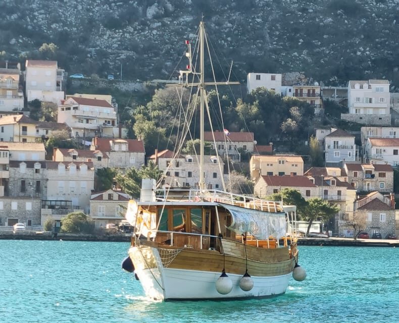Dubrovnik: Elaphiti Islands Boat Cruise with Lunch & Drinks - The Island Route: Lopud, Šipan, and Koločep Time Allocation
