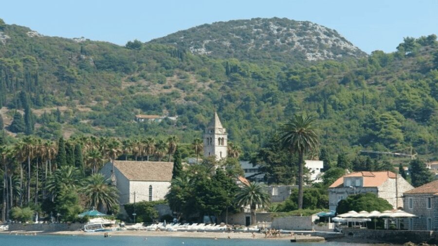 Dubrovnik: Elaphiti Islands Boat Cruise with Lunch & Drinks - Lunch on Board: Simple, Fresh, and Surprisingly Satisfying