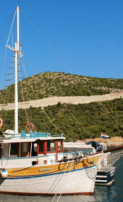 Dubrovnik: Full-Day Blue Cave & Elaphiti Islands Boat Tour - Koločep and the Blue Cave: The Stop You’re Booking for