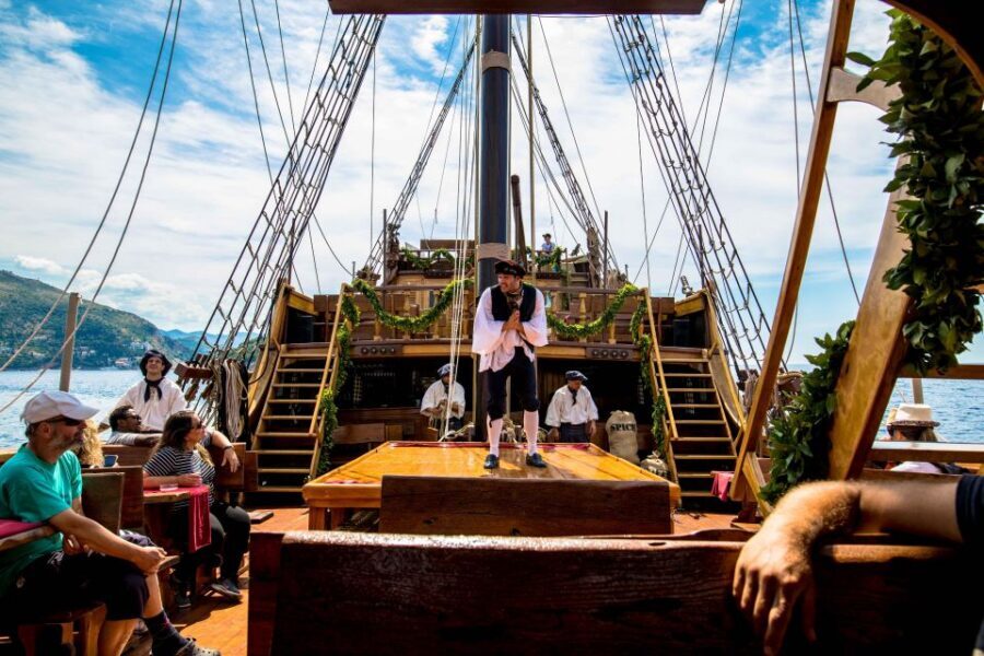 Dubrovnik: Galleon Sunset Cruise with a Live Guide & Drink - Drinks, snacks, Wi-Fi, and the toilet: what’s included vs. pay-as-you-go