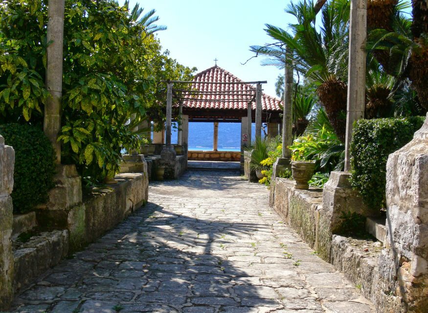 Dubrovnik: Game of Thrones Locations Driving Tour - Should you book this Dubrovnik Game of Thrones driving tour?