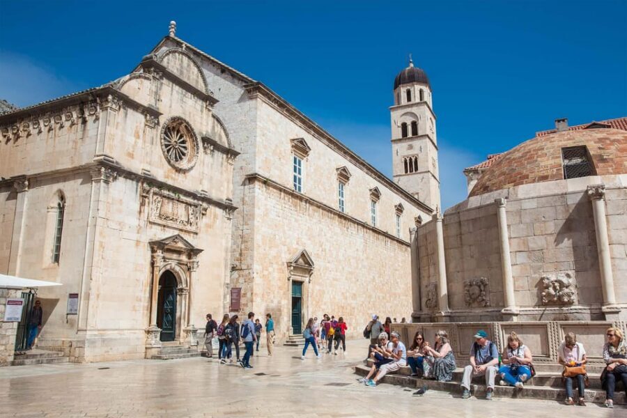 Dubrovnik: Game of Thrones Tour & Optional Lokrum Island - Old Port Photo Stop and the Iron Throne Moment