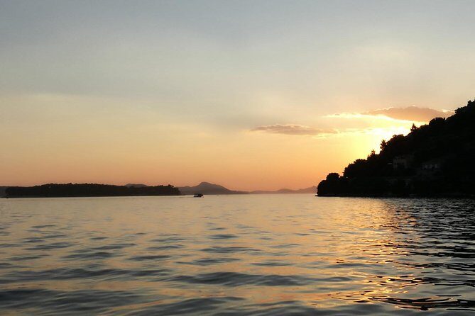 Dubrovnik: Golden Hour Sunset Cruise with Drinks - Who This Dubrovnik Sunset Cruise Fits Best