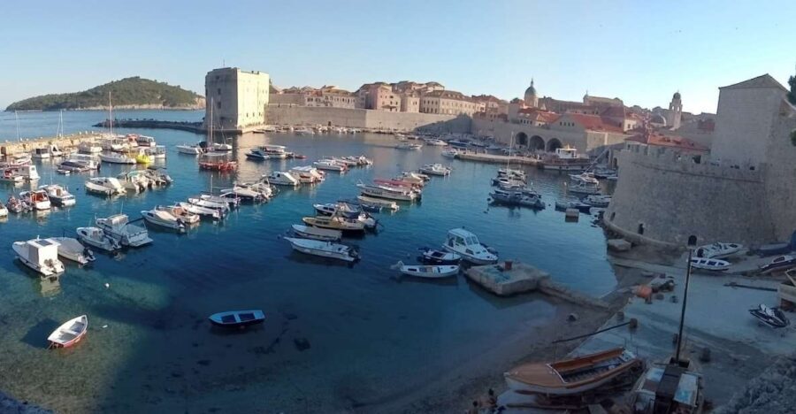Dubrovnik: Historical Tour with Game of thrones details - Entering Old Town at Ploče Gate: the start you can’t miss