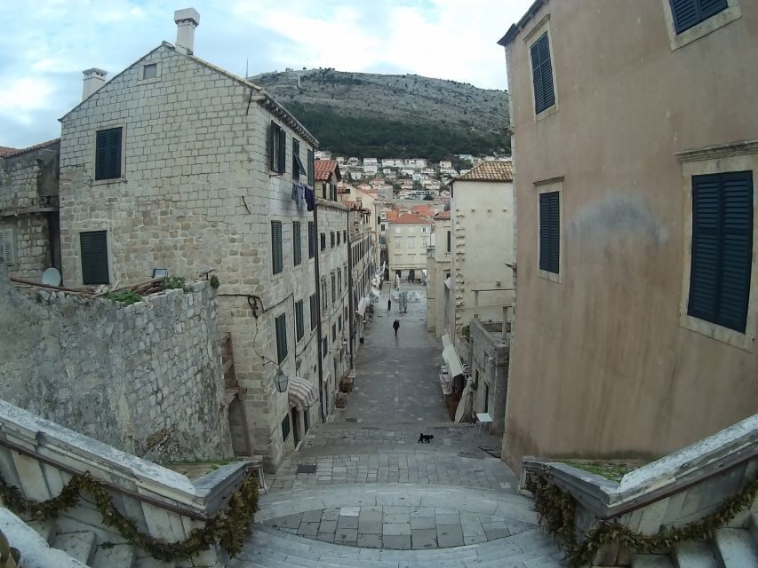 Dubrovnik: Insider 90-Minute Walking Tour With a Local - Entering Dubrovnik’s Old Town through Ploče Gate