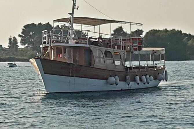 Dubrovnik Islands Boat Tour with Lunch and Unlimited Drinks - Šipan: castles and chapels in a slower, longer-looking place