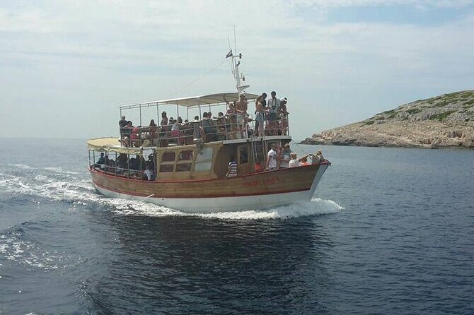 Dubrovnik Islands Boat Tour with Lunch and Unlimited Drinks - What the day feels like: laid-back, social, and practical