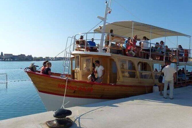 Dubrovnik Islands Boat Tour with Lunch and Unlimited Drinks - Getting on board at Gruž Harbor: shade, seating, and real convenience