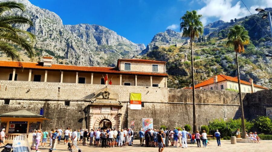 Dubrovnik: Kotor, Perast, Sveti Stefan, and Budva Day Trip - Sveti Stefan Viewpoint: Short Stop, Big Payoff