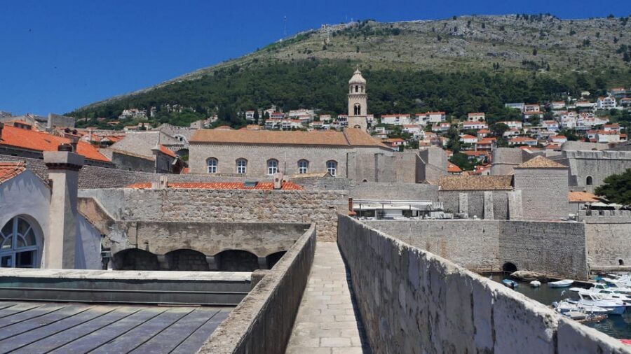 Dubrovnik: Old Town & City Walls Guided Tours Combo - Guides Make or Break the Combo: Look for the Storytellers
