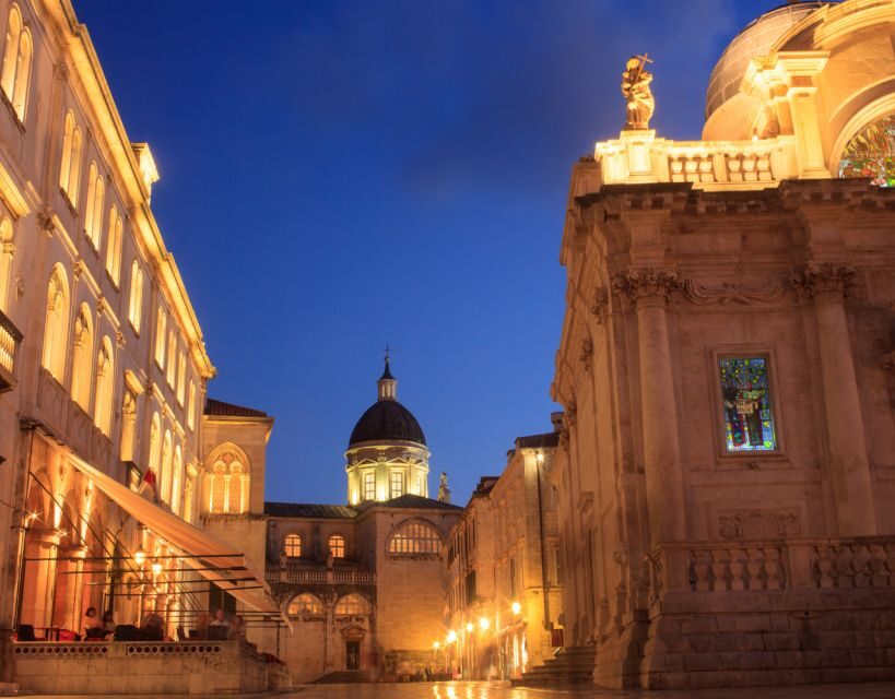Dubrovnik: Old Town Highlights Guided Evening Walking Tour - Onofrio’s Fountain: 16 Masquerades to Start Your Walk