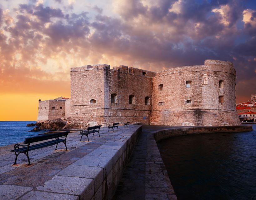 Dubrovnik: Old Town Highlights Guided Evening Walking Tour - Meeting at Pile Square and How the 1-Hour Pace Feels