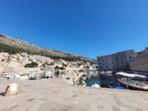 Dubrovnik: Old Town Highlights Tour with Audio Guide - Starting anywhere on the map: how the Navicup audio route actually feels