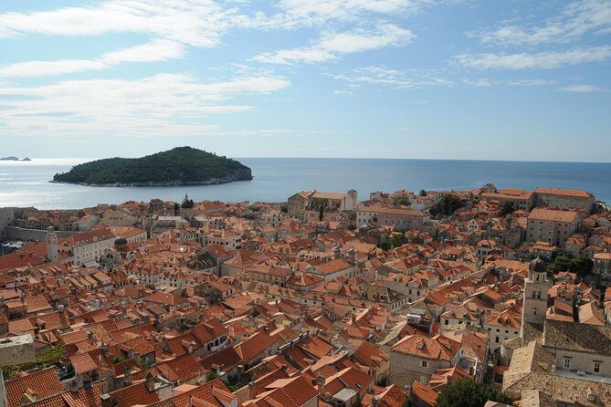 Dubrovnik: Old Town History Walking Tour - Orlando’s Column: why one monument matters so much