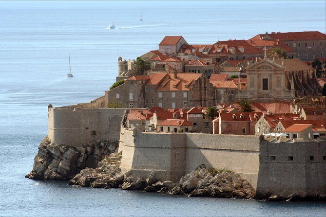 Dubrovnik Old Town: Small-Group Walking Tour With A Local - Why a small group matters in Dubrovnik’s Old Town maze