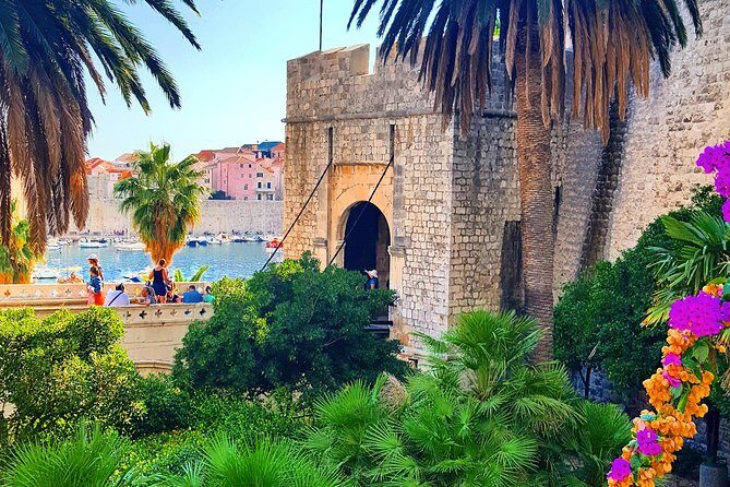 Dubrovnik: Old Town Walking Tour - Orlando’s Column and the Sponza Palace Area: Power in Public Spaces