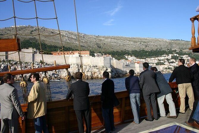 Dubrovnik Old Town Walking Tour and Cruise with Karaka - Karaka Cruise From Gruž Port: Getting the View First