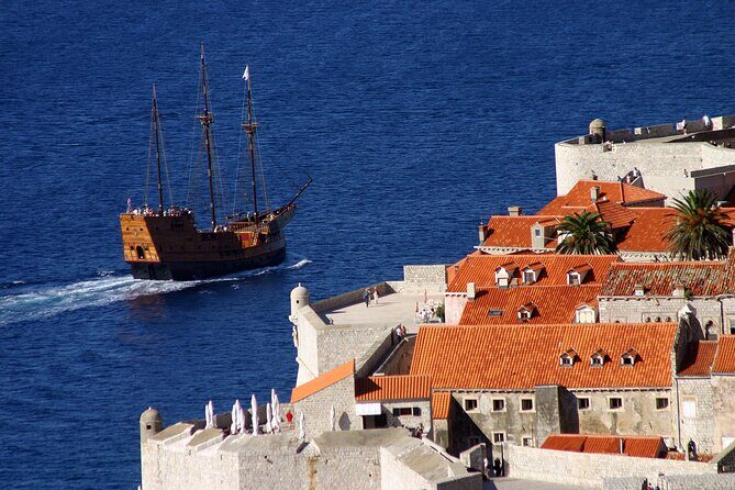 Dubrovnik Old Town Walking Tour and Cruise with Karaka - Getting There and Ending Inside Old Town