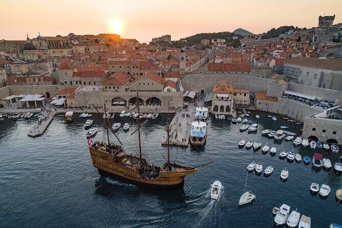 Dubrovnik Old Town Walking Tour and Cruise with Karaka - Old Town Walking Tour With Indira or Ilir: Stories That Fit the Streets