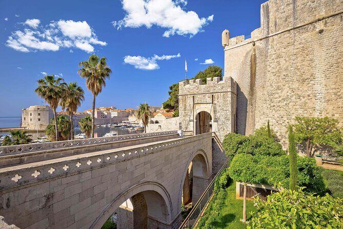 Dubrovnik Old Town Walking Tour with Audioguide - Orlando Column, Saint Blaise, and the Onofrio Small Fountain Stops