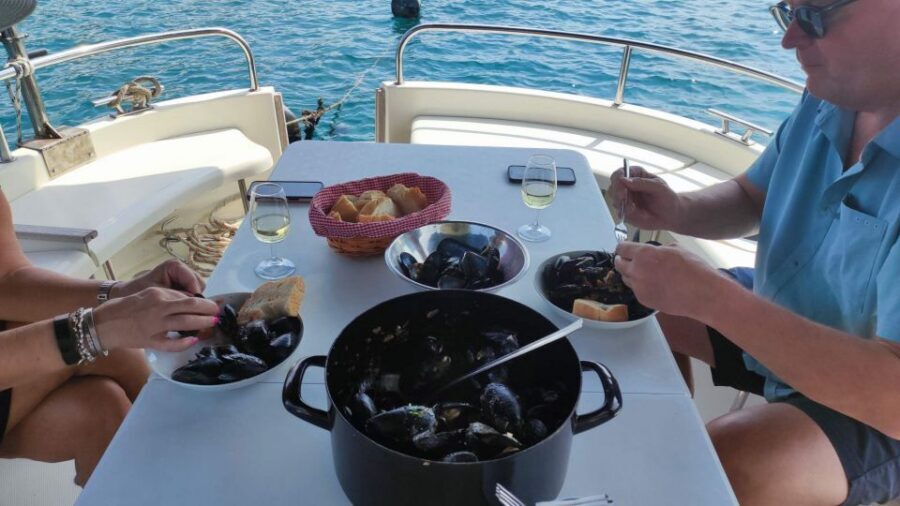 Dubrovnik: Oyster, Mussles, and Wine Tasting Tour in Ston - Little Ston Bay Boat Ride: Shade, Sea Air, and the Big View